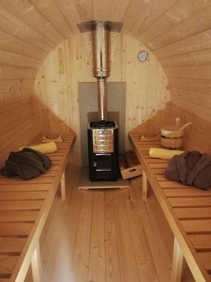 Pod Orehom Drvena Kuca I Sauna 호텔 크라피나 외부 사진