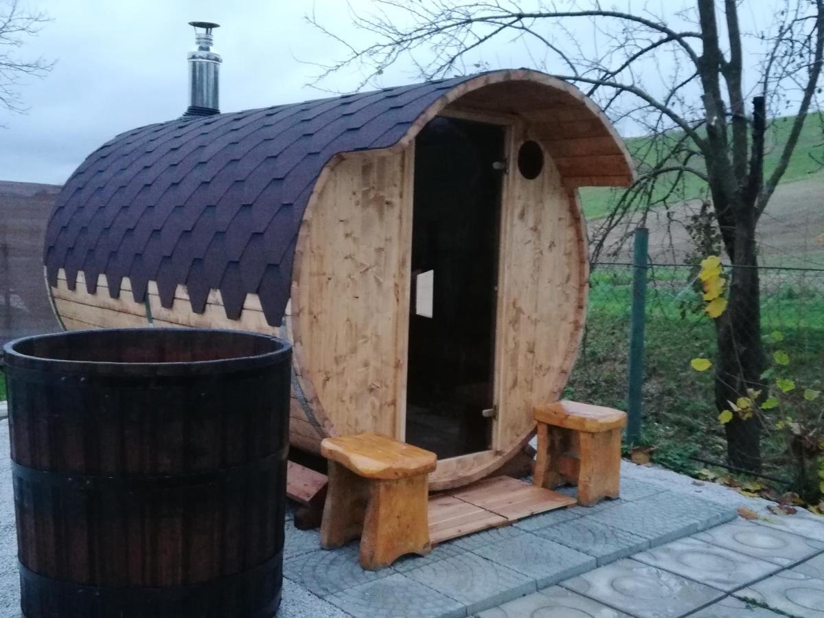 Pod Orehom Drvena Kuca I Sauna 크라피나 외부 사진