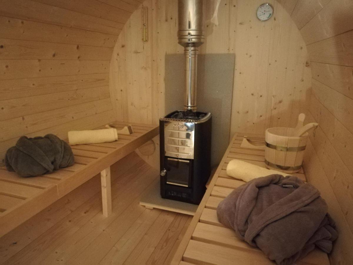 Pod Orehom Drvena Kuca I Sauna 호텔 크라피나 외부 사진